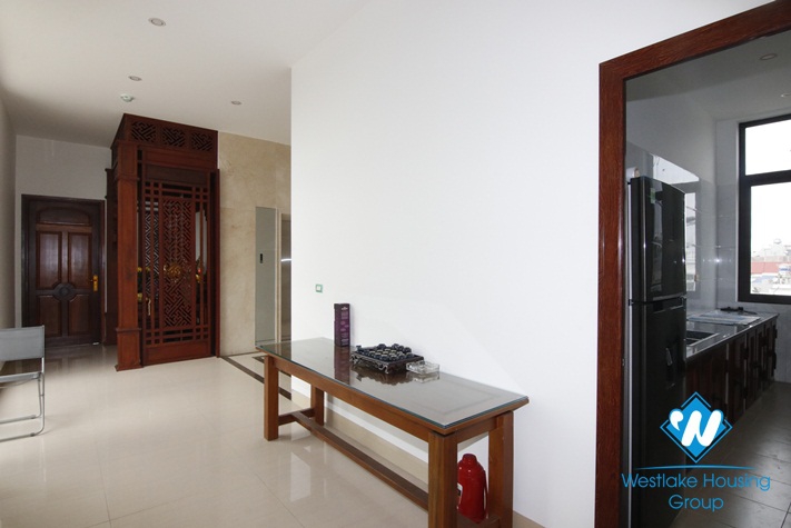 Spacious showroom/office for rent on Co Linh street, Long Bien, Hanoi